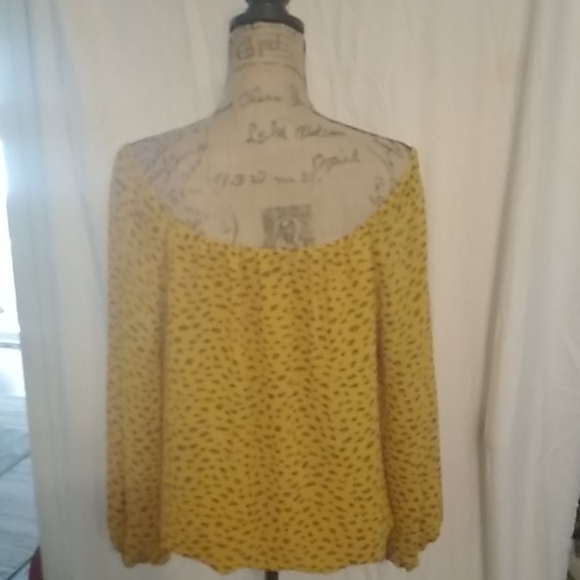 Off-the-shoulder blouse - Picture 3 of 5